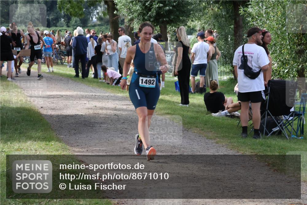31.08.2025 - Elbe Triathlon Hamburg Luisa Fischer http://msf.ph/oto/8671010 31.08.2025 11:54:52 Laufen 1609, 1492 meine-sportfotos.de
