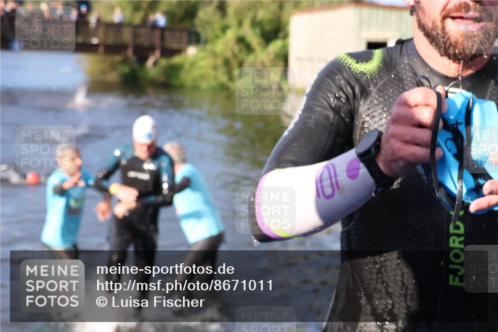 31.08.2025 - Elbe Triathlon Hamburg Luisa Fischer http://msf.ph/oto/8671011 31.08.2025 08:28:27 Schwimmen 186, 196, 206 meine-sportfotos.de