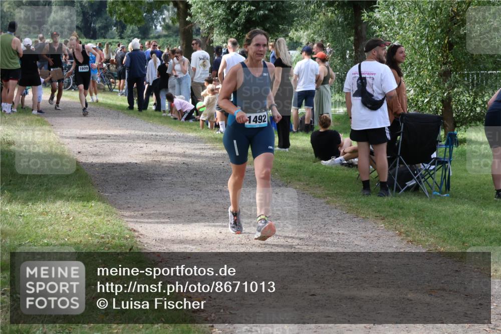 31.08.2025 - Elbe Triathlon Hamburg Luisa Fischer http://msf.ph/oto/8671013 31.08.2025 11:54:52 Laufen 1609, 1492 meine-sportfotos.de