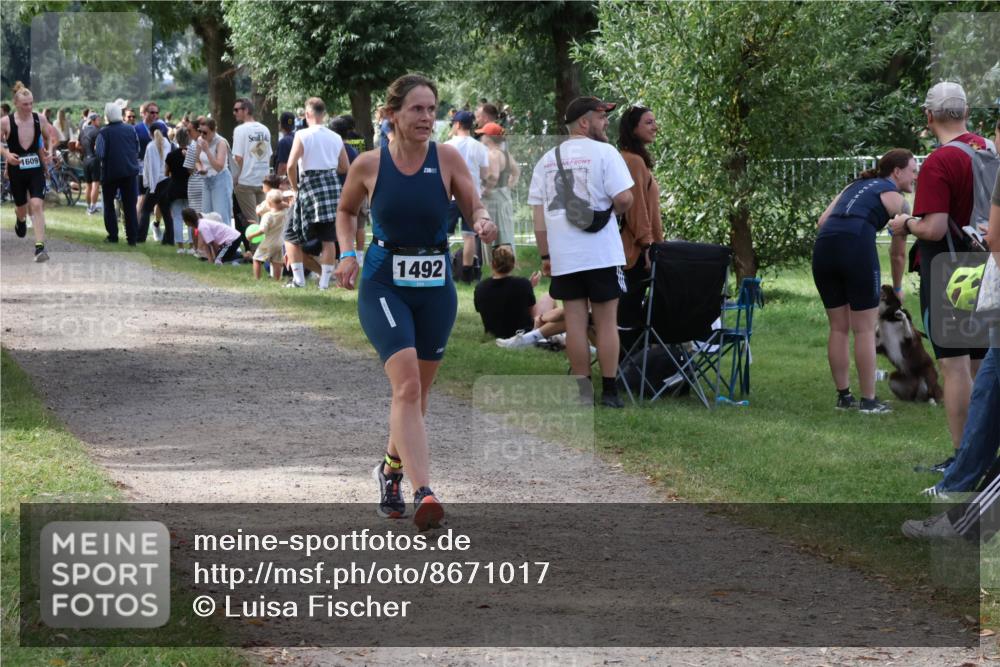 31.08.2025 - Elbe Triathlon Hamburg Luisa Fischer http://msf.ph/oto/8671017 31.08.2025 11:54:52 Laufen 1609, 2318, 1492 meine-sportfotos.de
