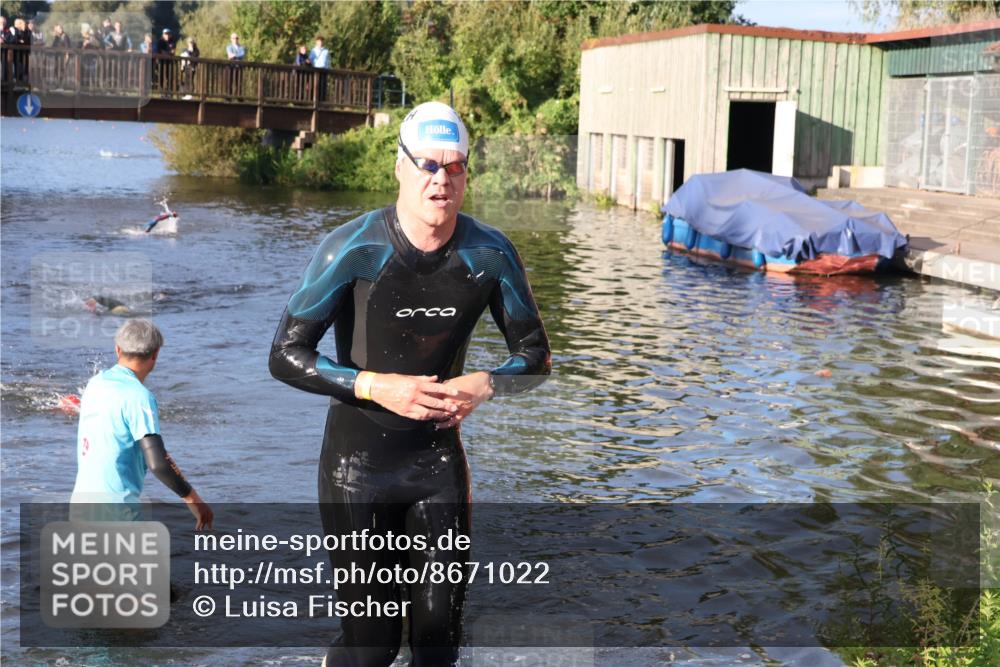 31.08.2025 - Elbe Triathlon Hamburg Luisa Fischer http://msf.ph/oto/8671022 31.08.2025 08:28:29 Schwimmen 186, 196, 206 meine-sportfotos.de