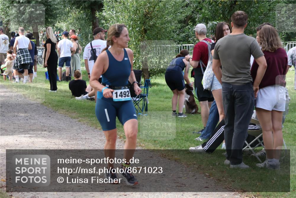 31.08.2025 - Elbe Triathlon Hamburg Luisa Fischer http://msf.ph/oto/8671023 31.08.2025 11:54:53 Laufen 1492 meine-sportfotos.de