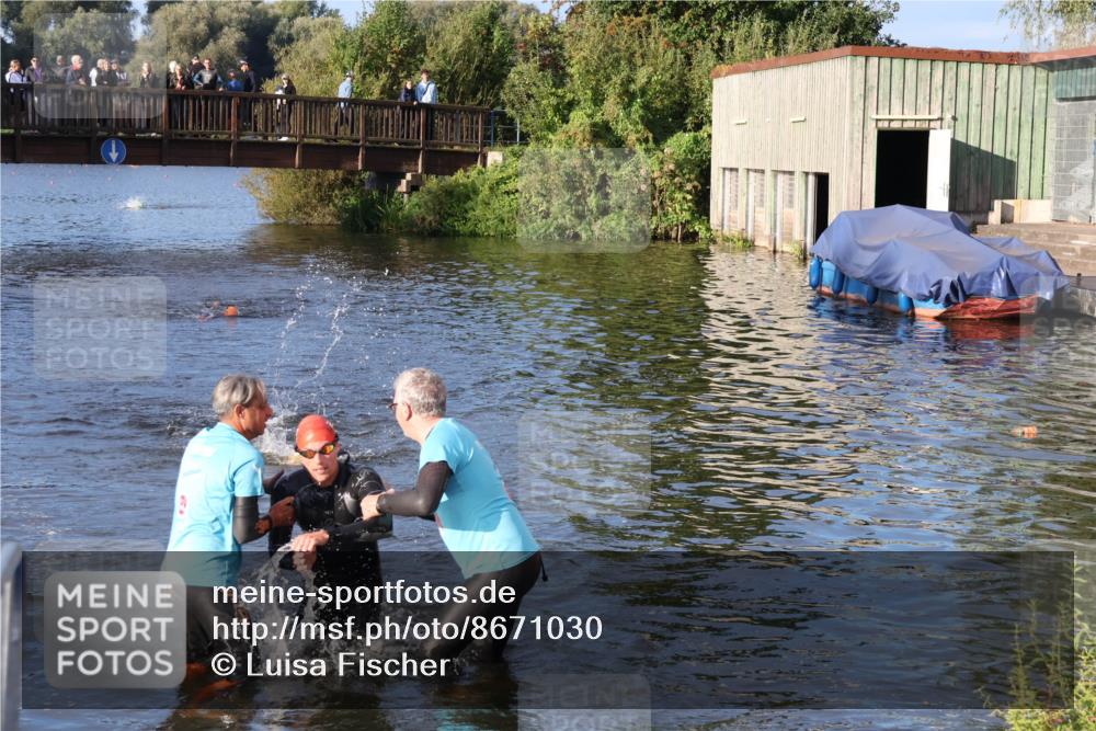 31.08.2025 - Elbe Triathlon Hamburg Luisa Fischer http://msf.ph/oto/8671030 31.08.2025 08:28:34 Schwimmen 186, 205 meine-sportfotos.de