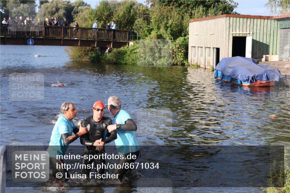 31.08.2025 - Elbe Triathlon Hamburg Luisa Fischer http://msf.ph/oto/8671034 31.08.2025 08:28:35 Schwimmen 186, 205 meine-sportfotos.de