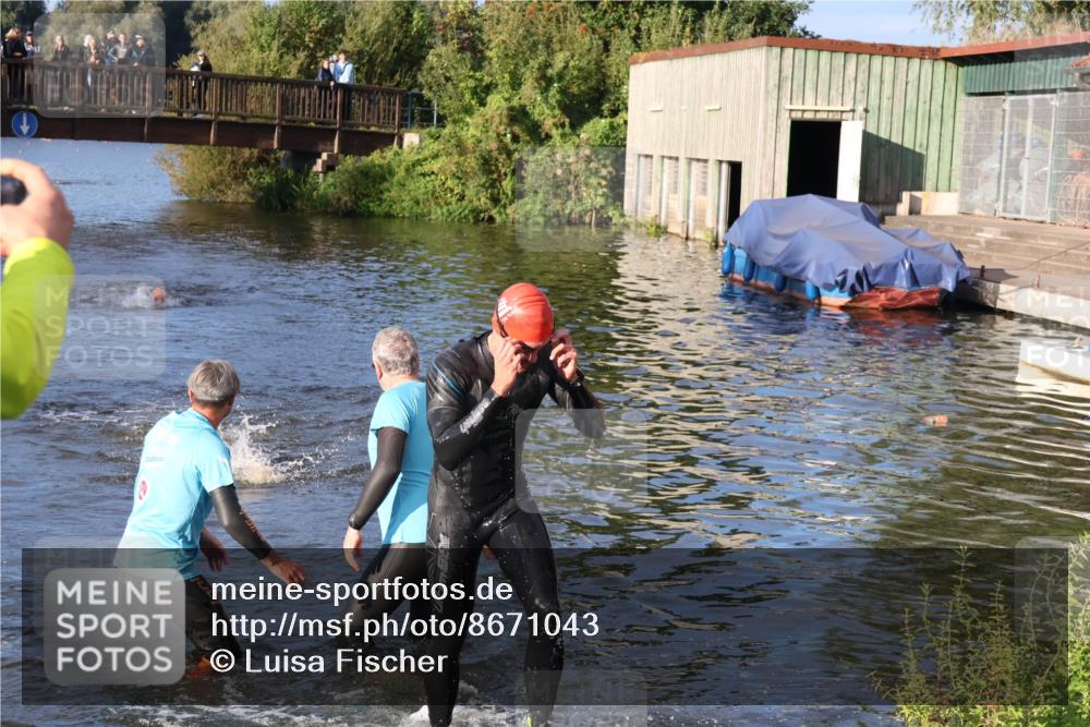 31.08.2025 - Elbe Triathlon Hamburg Luisa Fischer http://msf.ph/oto/8671043 31.08.2025 08:28:36 Schwimmen 186, 205 meine-sportfotos.de