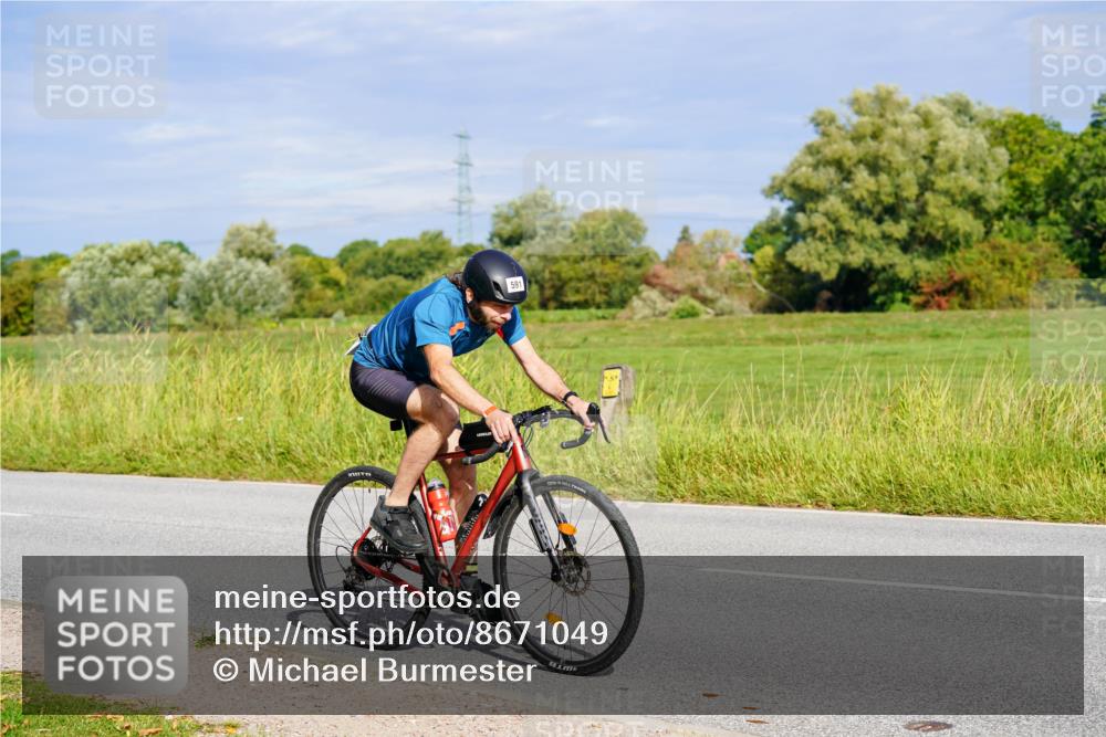 31.08.2025 - Elbe Triathlon Hamburg Michael Burmester http://msf.ph/oto/8671049 31.08.2025 10:01:49 Radfahren 393, 636, 750 meine-sportfotos.de