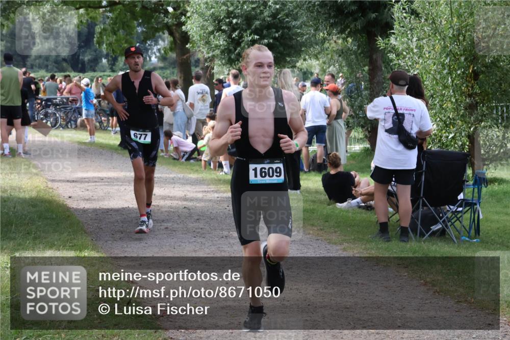 31.08.2025 - Elbe Triathlon Hamburg Luisa Fischer http://msf.ph/oto/8671050 31.08.2025 11:54:58 Laufen 677, 1609 meine-sportfotos.de