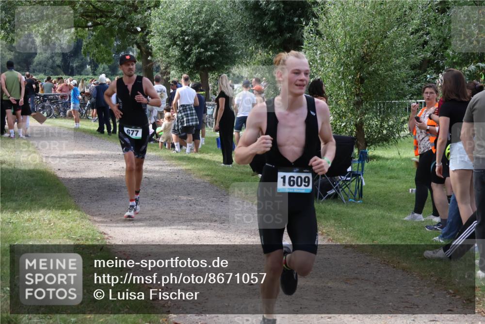 31.08.2025 - Elbe Triathlon Hamburg Luisa Fischer http://msf.ph/oto/8671057 31.08.2025 11:54:58 Laufen 677, 1609 meine-sportfotos.de
