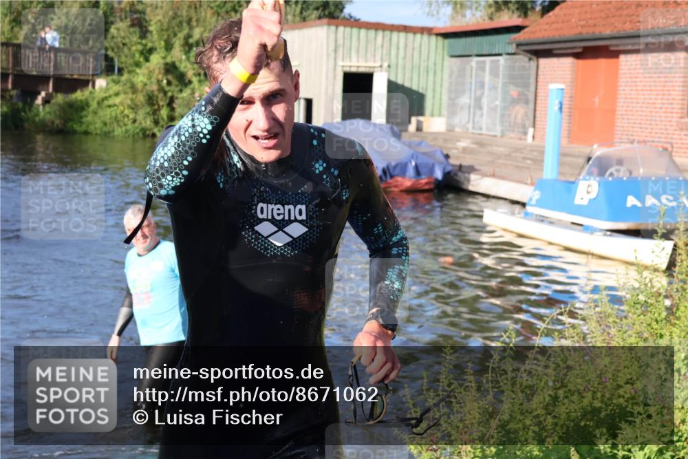 31.08.2025 - Elbe Triathlon Hamburg Luisa Fischer http://msf.ph/oto/8671062 31.08.2025 08:28:45 Schwimmen 205 meine-sportfotos.de