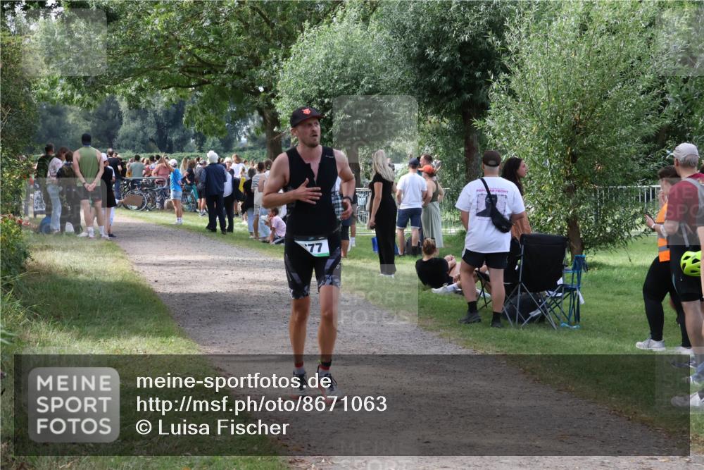 31.08.2025 - Elbe Triathlon Hamburg Luisa Fischer http://msf.ph/oto/8671063 31.08.2025 11:54:59 Laufen  meine-sportfotos.de