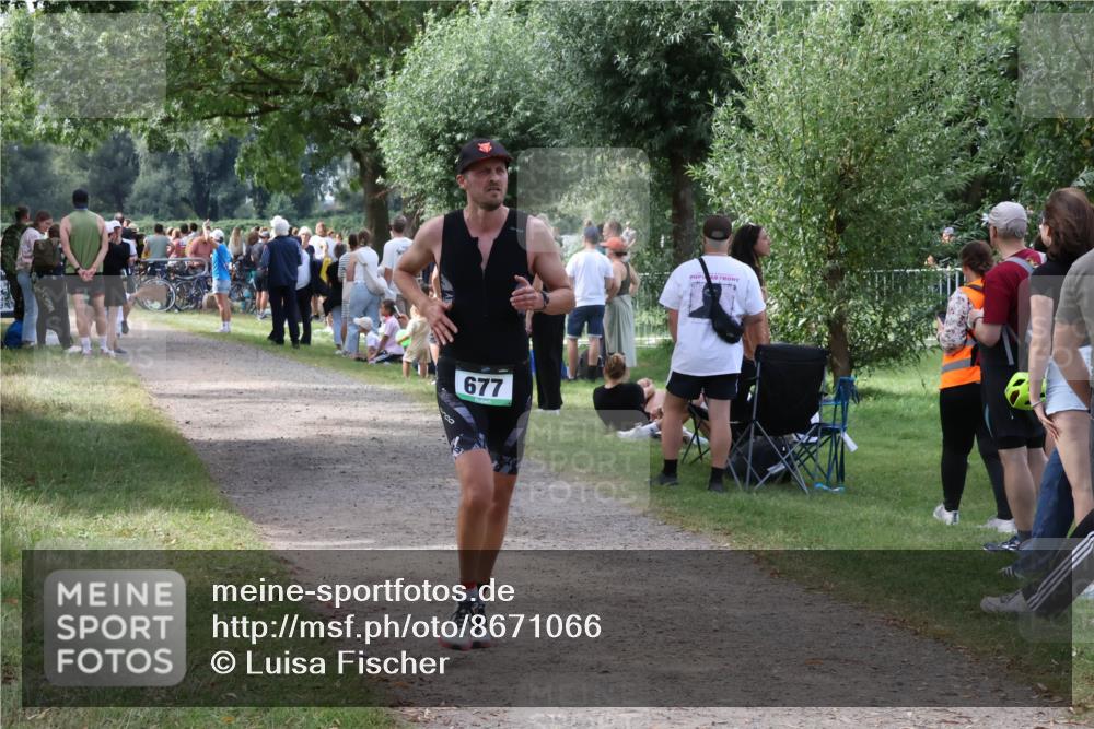 31.08.2025 - Elbe Triathlon Hamburg Luisa Fischer http://msf.ph/oto/8671066 31.08.2025 11:55:00 Laufen 677 meine-sportfotos.de