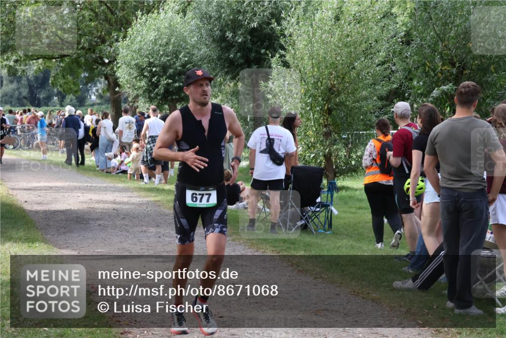 31.08.2025 - Elbe Triathlon Hamburg Luisa Fischer http://msf.ph/oto/8671068 31.08.2025 11:55:00 Laufen 677 meine-sportfotos.de