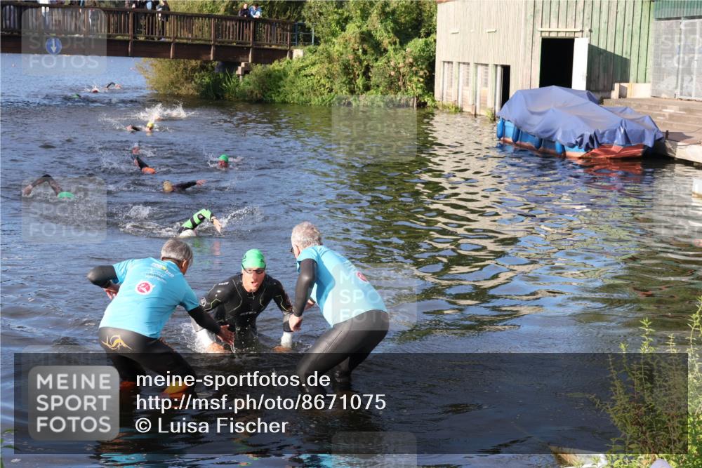 31.08.2025 - Elbe Triathlon Hamburg Luisa Fischer http://msf.ph/oto/8671075 31.08.2025 08:29:42 Schwimmen 190, 229 meine-sportfotos.de