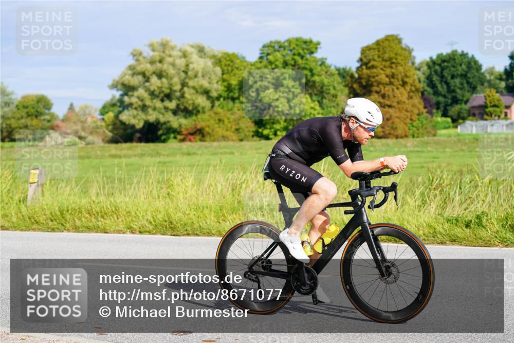 31.08.2025 - Elbe Triathlon Hamburg Michael Burmester http://msf.ph/oto/8671077 31.08.2025 10:01:51 Radfahren 393, 636, 750 meine-sportfotos.de