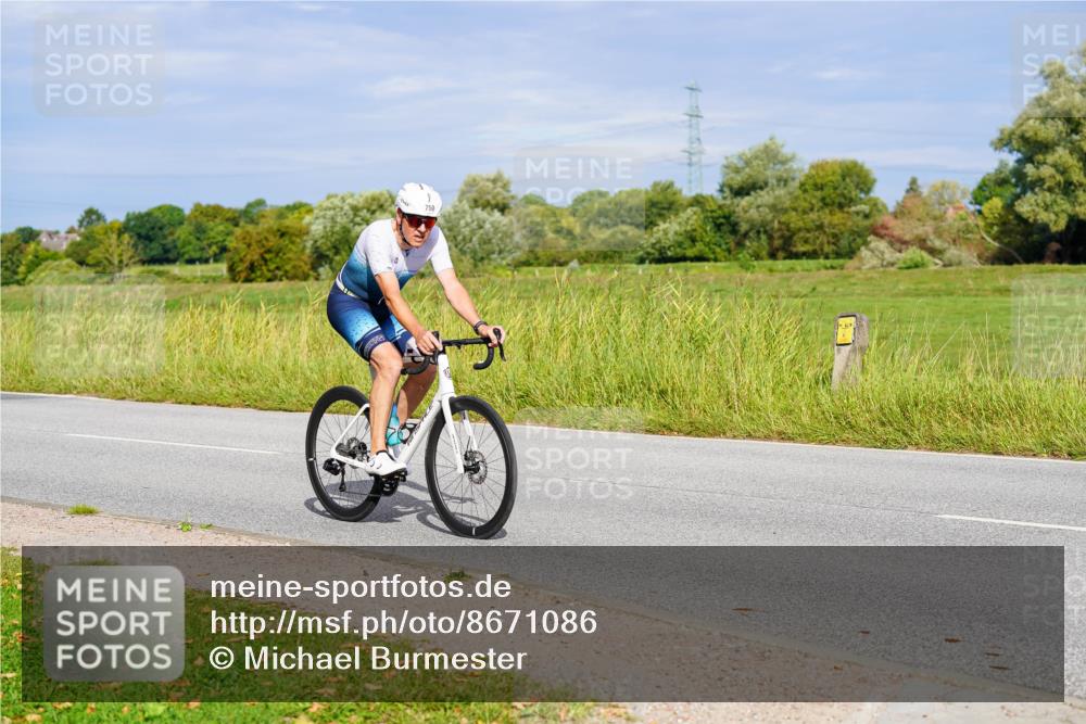 31.08.2025 - Elbe Triathlon Hamburg Michael Burmester http://msf.ph/oto/8671086 31.08.2025 10:01:52 Radfahren 393, 636, 750 meine-sportfotos.de