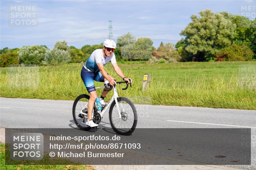 31.08.2025 - Elbe Triathlon Hamburg Michael Burmester http://msf.ph/oto/8671093 31.08.2025 10:01:53 Radfahren 393, 636, 750 meine-sportfotos.de