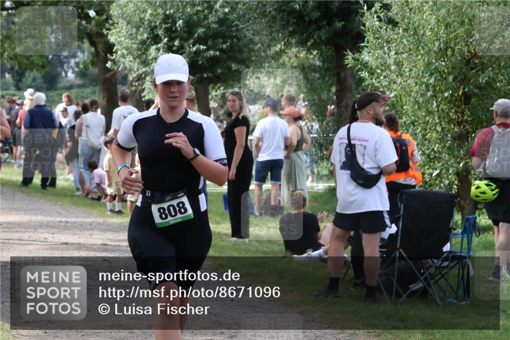 31.08.2025 - Elbe Triathlon Hamburg Luisa Fischer http://msf.ph/oto/8671096 31.08.2025 11:55:09 Laufen 23, 50, 808 meine-sportfotos.de