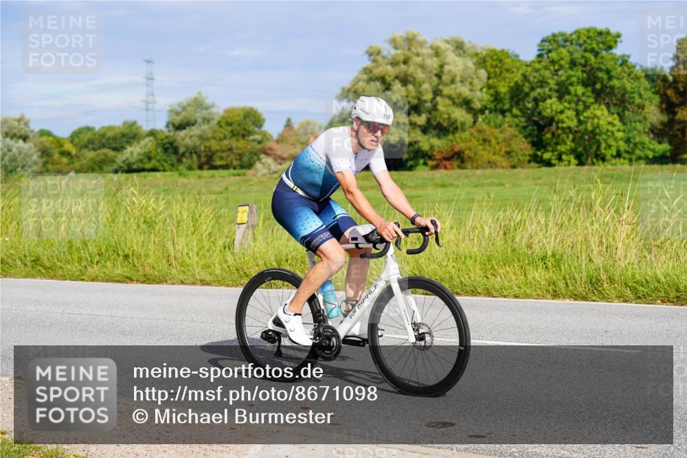 31.08.2025 - Elbe Triathlon Hamburg Michael Burmester http://msf.ph/oto/8671098 31.08.2025 10:01:53 Radfahren 393, 636, 750 meine-sportfotos.de