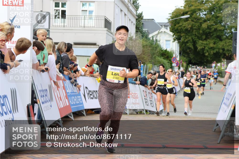 31.08.2025 - 21. Blankeneser Heldenlauf Strokosch-Dieckow http://msf.ph/oto/8671117 31.08.2025 10:32:22 Ziel 2131, 2182, 2627, 2721 meine-sportfotos.de