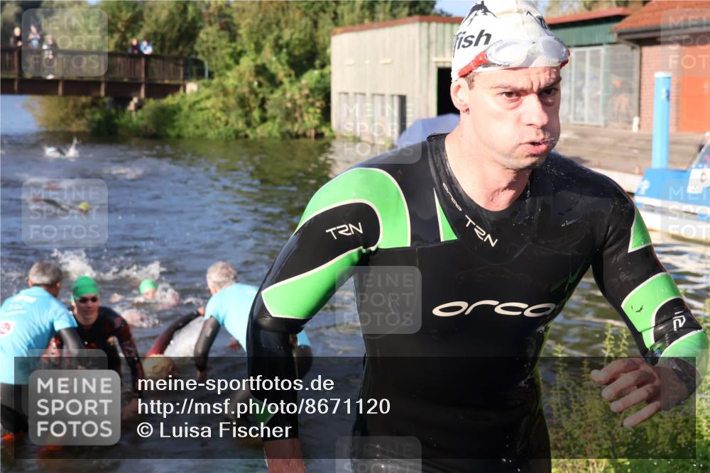 31.08.2025 - Elbe Triathlon Hamburg Luisa Fischer http://msf.ph/oto/8671120 31.08.2025 08:29:54 Schwimmen 171, 209, 229, 232, 238 meine-sportfotos.de