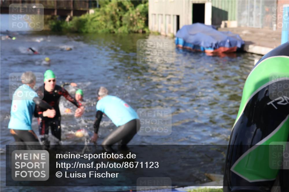 31.08.2025 - Elbe Triathlon Hamburg Luisa Fischer http://msf.ph/oto/8671123 31.08.2025 08:29:54 Schwimmen 171, 209, 229, 232, 238 meine-sportfotos.de