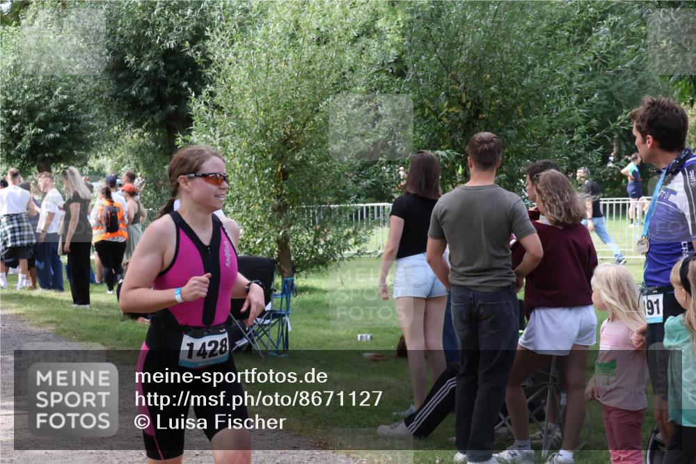 31.08.2025 - Elbe Triathlon Hamburg Luisa Fischer http://msf.ph/oto/8671127 31.08.2025 11:55:14 Laufen 1428, 191 meine-sportfotos.de