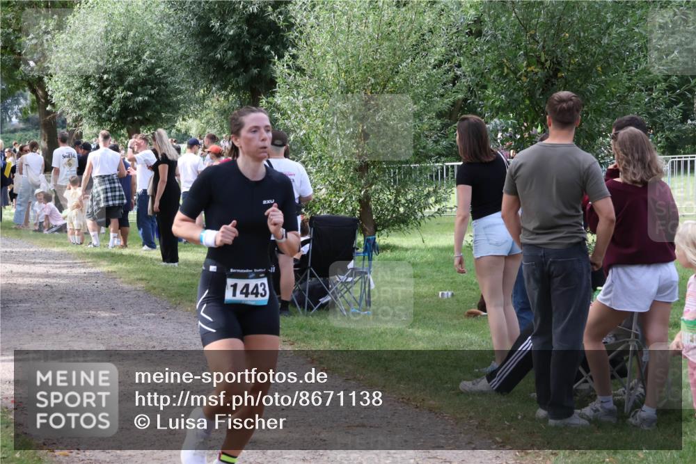 31.08.2025 - Elbe Triathlon Hamburg Luisa Fischer http://msf.ph/oto/8671138 31.08.2025 11:55:15 Laufen 1443, 2 meine-sportfotos.de