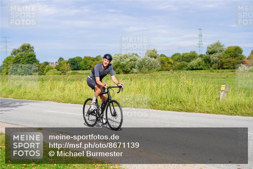 31.08.2025 - Elbe Triathlon Hamburg Michael Burmester http://msf.ph/oto/8671139 31.08.2025 10:02:02 Radfahren 394, 634, 656, 660, 684, 859 meine-sportfotos.de