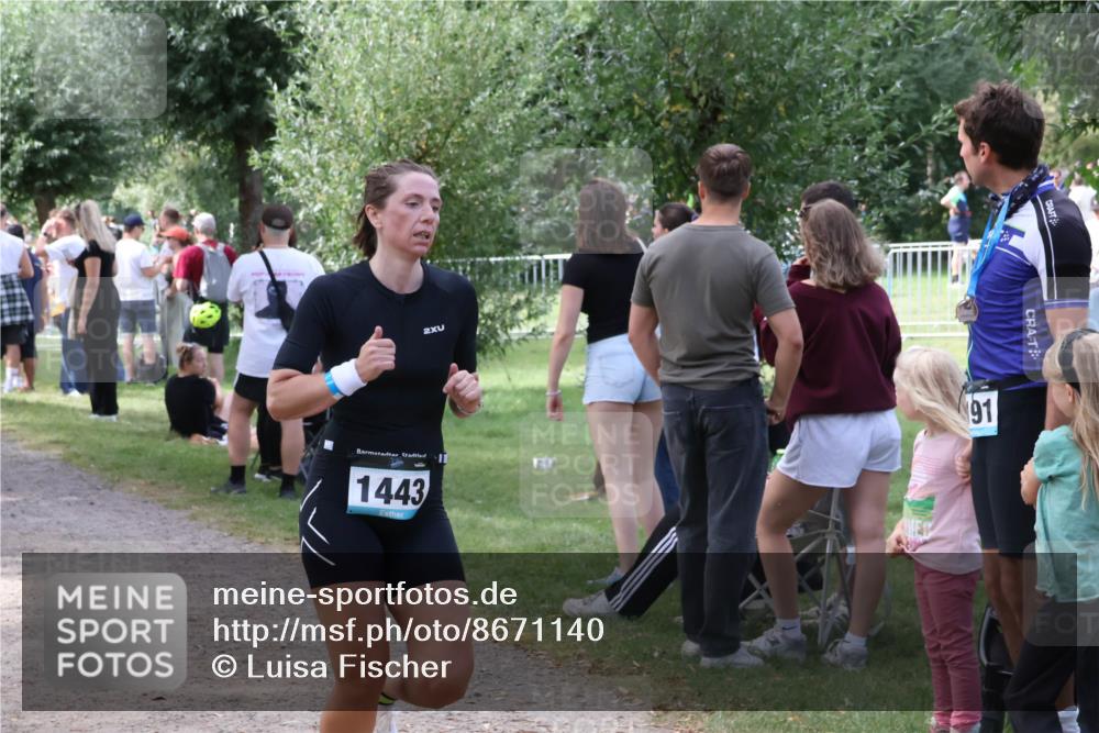 31.08.2025 - Elbe Triathlon Hamburg Luisa Fischer http://msf.ph/oto/8671140 31.08.2025 11:55:16 Laufen 2, 1443, 91 meine-sportfotos.de
