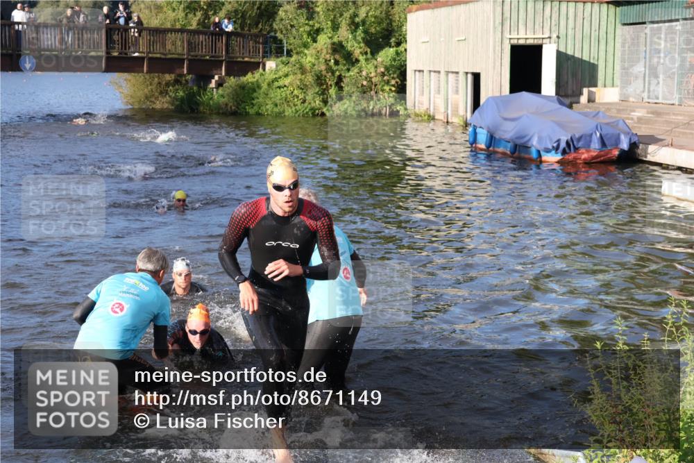 31.08.2025 - Elbe Triathlon Hamburg Luisa Fischer http://msf.ph/oto/8671149 31.08.2025 08:29:57 Schwimmen 171, 200, 209, 232, 238 meine-sportfotos.de