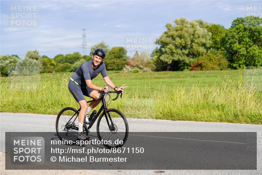 31.08.2025 - Elbe Triathlon Hamburg Michael Burmester http://msf.ph/oto/8671150 31.08.2025 10:02:03 Radfahren 394, 634, 656, 660, 684, 859 meine-sportfotos.de