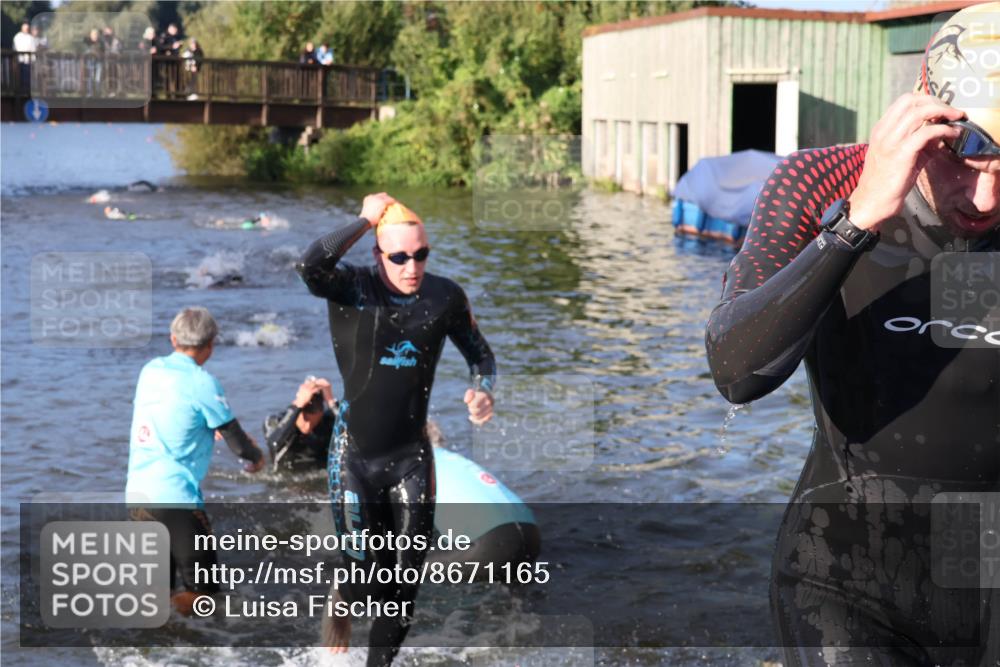31.08.2025 - Elbe Triathlon Hamburg Luisa Fischer http://msf.ph/oto/8671165 31.08.2025 08:29:59 Schwimmen 171, 200, 209, 232, 238 meine-sportfotos.de
