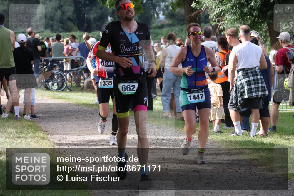 31.08.2025 - Elbe Triathlon Hamburg Luisa Fischer http://msf.ph/oto/8671171 31.08.2025 11:55:22 Laufen 100, 1335, 662, 1001, 1447 meine-sportfotos.de