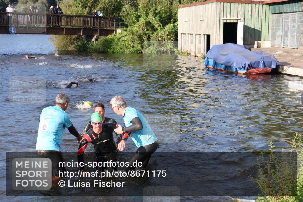 31.08.2025 - Elbe Triathlon Hamburg Luisa Fischer http://msf.ph/oto/8671175 31.08.2025 08:30:01 Schwimmen 171, 200, 209, 232 meine-sportfotos.de