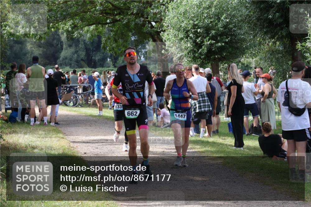 31.08.2025 - Elbe Triathlon Hamburg Luisa Fischer http://msf.ph/oto/8671177 31.08.2025 11:55:23 Laufen 3001, 133, 662, 1447 meine-sportfotos.de