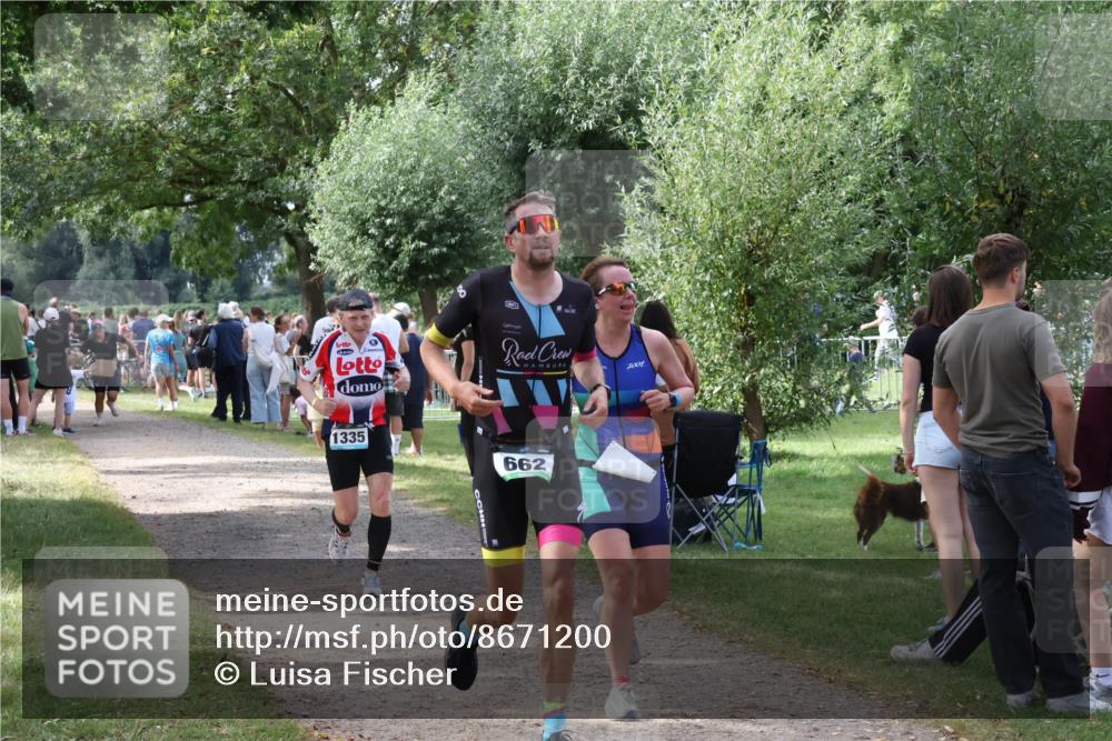31.08.2025 - Elbe Triathlon Hamburg Luisa Fischer http://msf.ph/oto/8671200 31.08.2025 11:55:26 Laufen 1001, 1335, 662 meine-sportfotos.de