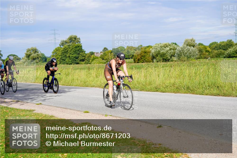 31.08.2025 - Elbe Triathlon Hamburg Michael Burmester http://msf.ph/oto/8671203 31.08.2025 10:02:07 Radfahren 394, 634, 656, 660, 859 meine-sportfotos.de