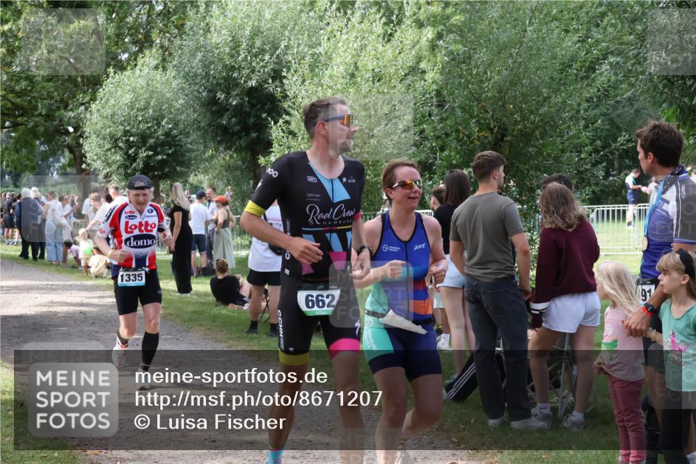 31.08.2025 - Elbe Triathlon Hamburg Luisa Fischer http://msf.ph/oto/8671207 31.08.2025 11:55:26 Laufen 1335, 100, 662, 7001, 91 meine-sportfotos.de