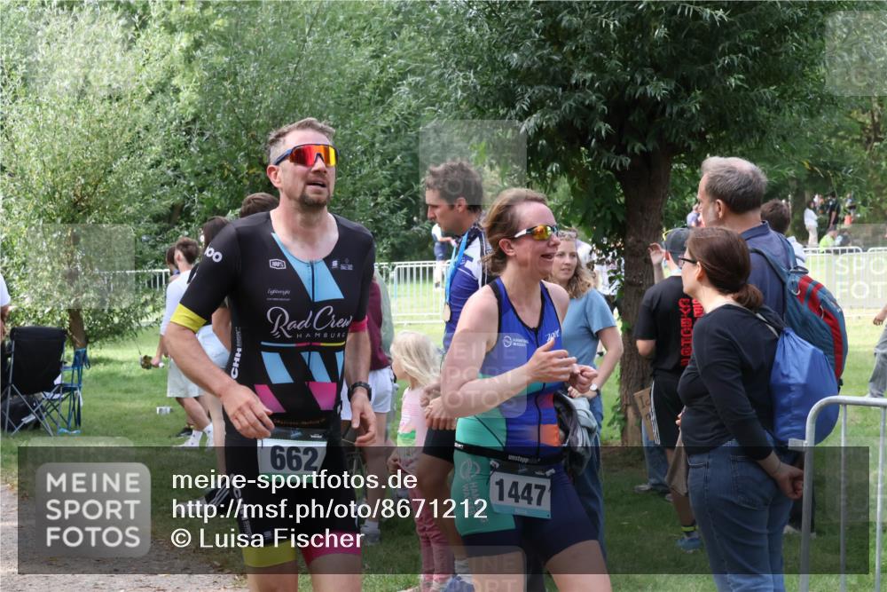 31.08.2025 - Elbe Triathlon Hamburg Luisa Fischer http://msf.ph/oto/8671212 31.08.2025 11:55:27 Laufen 100, 100, 662, 1447 meine-sportfotos.de