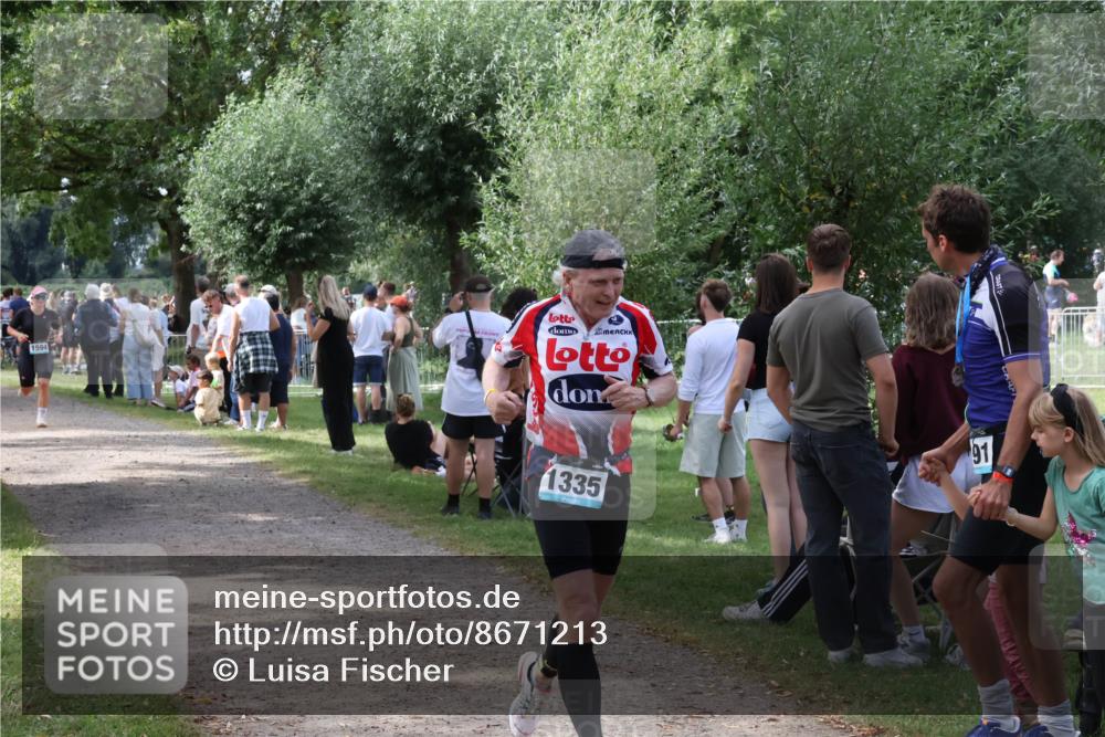 31.08.2025 - Elbe Triathlon Hamburg Luisa Fischer http://msf.ph/oto/8671213 31.08.2025 11:55:28 Laufen 1594, 1335, 91 meine-sportfotos.de