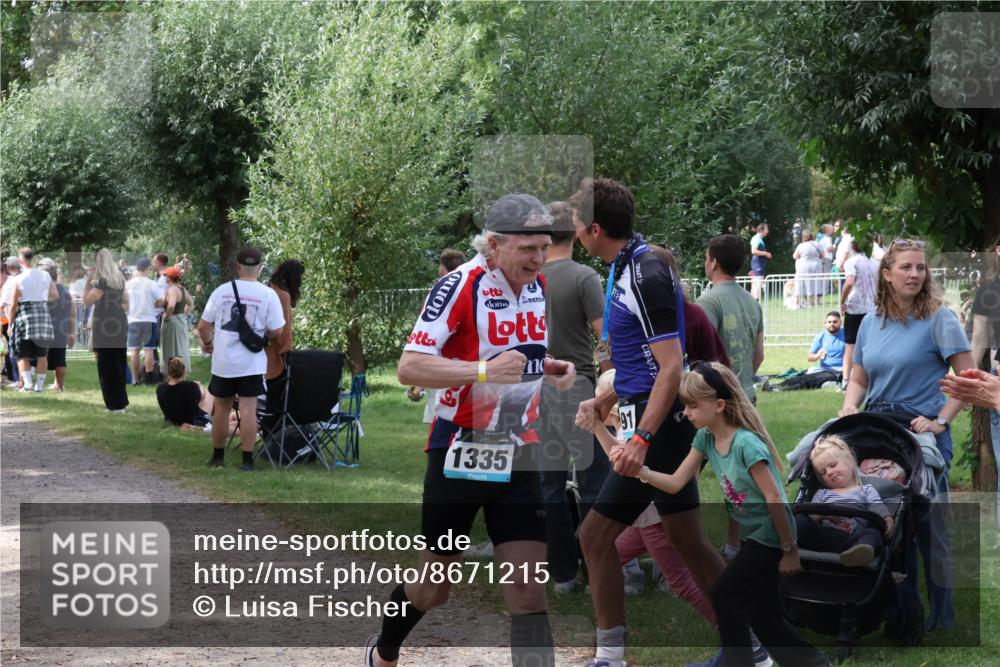 31.08.2025 - Elbe Triathlon Hamburg Luisa Fischer http://msf.ph/oto/8671215 31.08.2025 11:55:28 Laufen 1335, 91 meine-sportfotos.de