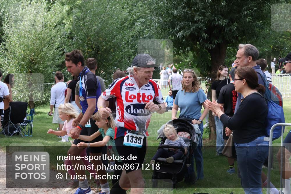 31.08.2025 - Elbe Triathlon Hamburg Luisa Fischer http://msf.ph/oto/8671218 31.08.2025 11:55:29 Laufen 1335 meine-sportfotos.de