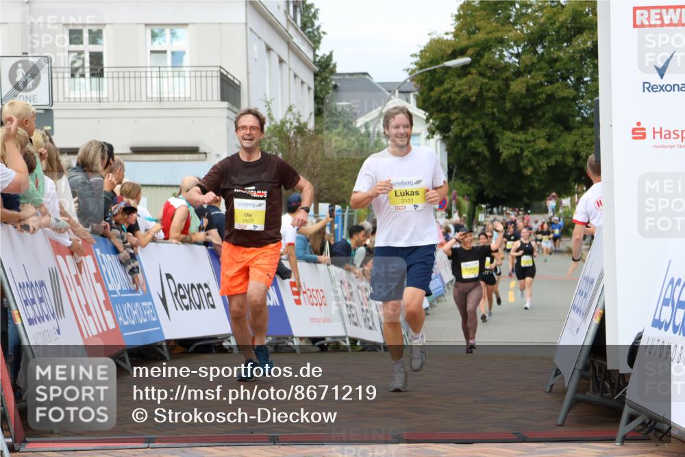 31.08.2025 - 21. Blankeneser Heldenlauf Strokosch-Dieckow http://msf.ph/oto/8671219 31.08.2025 10:32:17 Ziel 2418, 2131, 2182, 2627 meine-sportfotos.de