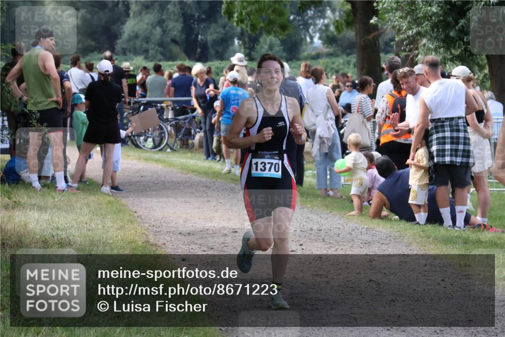 31.08.2025 - Elbe Triathlon Hamburg Luisa Fischer http://msf.ph/oto/8671223 31.08.2025 11:55:59 Laufen 1370 meine-sportfotos.de