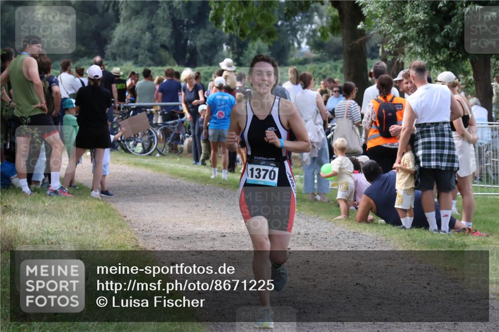 31.08.2025 - Elbe Triathlon Hamburg Luisa Fischer http://msf.ph/oto/8671225 31.08.2025 11:55:59 Laufen 1370 meine-sportfotos.de