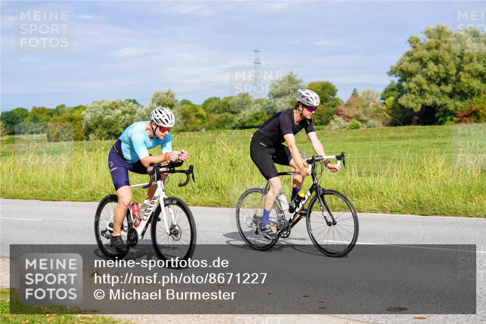 31.08.2025 - Elbe Triathlon Hamburg Michael Burmester http://msf.ph/oto/8671227 31.08.2025 10:02:08 Radfahren 394, 569, 634, 656, 660, 838, 859 meine-sportfotos.de