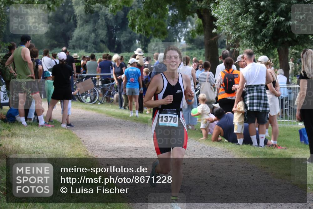 31.08.2025 - Elbe Triathlon Hamburg Luisa Fischer http://msf.ph/oto/8671228 31.08.2025 11:55:59 Laufen 1370 meine-sportfotos.de