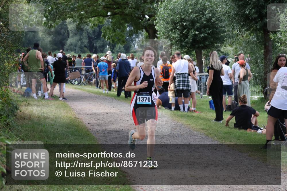 31.08.2025 - Elbe Triathlon Hamburg Luisa Fischer http://msf.ph/oto/8671233 31.08.2025 11:56:00 Laufen 1370 meine-sportfotos.de