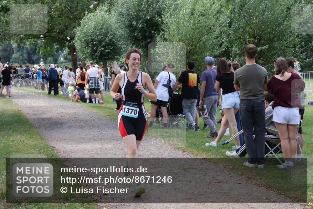 31.08.2025 - Elbe Triathlon Hamburg Luisa Fischer http://msf.ph/oto/8671246 31.08.2025 11:56:02 Laufen 1370 meine-sportfotos.de