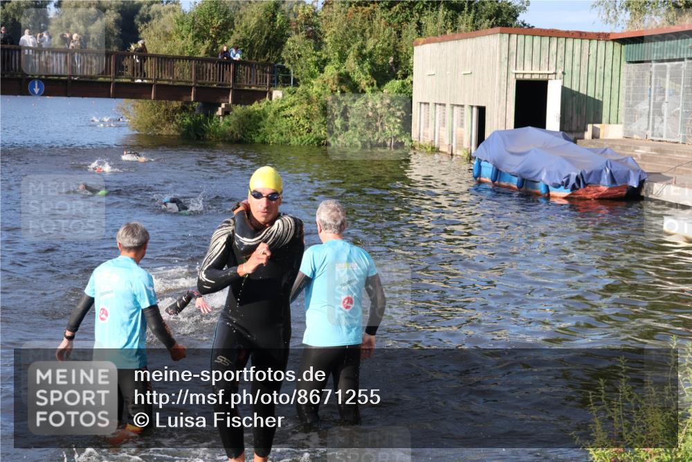 31.08.2025 - Elbe Triathlon Hamburg Luisa Fischer http://msf.ph/oto/8671255 31.08.2025 08:30:11 Schwimmen 172, 187, 242 meine-sportfotos.de